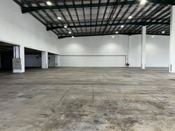 Changi North Way (D17), Warehouse #628774041
